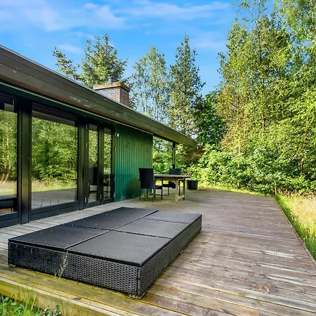Summer House In Houstrup With Scenic Views Hébergement de vacances *