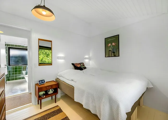 Summer House In Houstrup With Scenic Views *