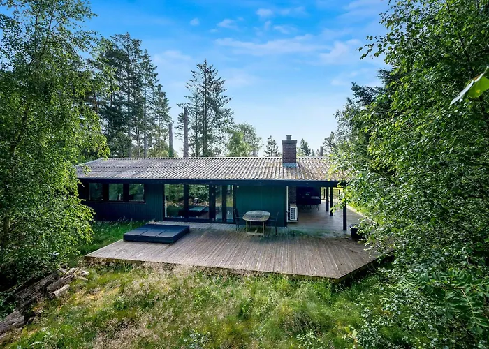 Summer House In Houstrup With Scenic Views *
