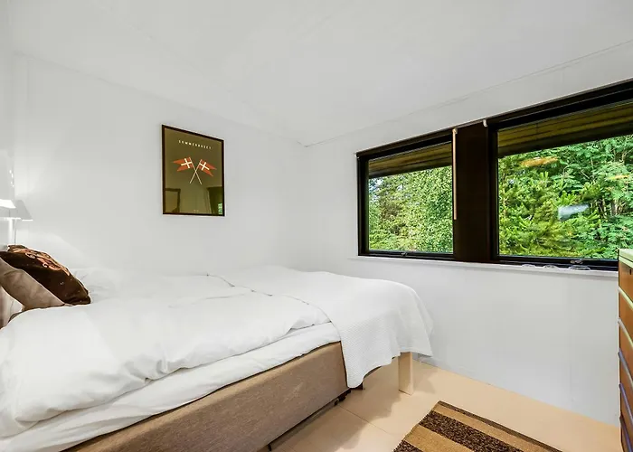 Summer House In Houstrup With Scenic Views Feriehus